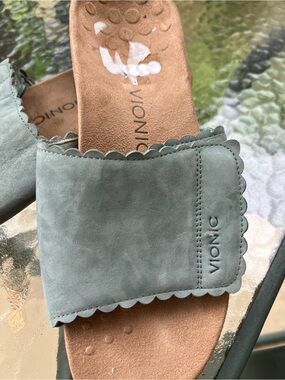 Vionic Sage Scallop Suede Slide Sandals